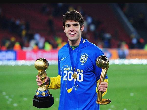 Kaka đã kết thúc sự nghiệp của mình tại clb AC Milan Kaka đã kết thúc sự nghiệp của mình tại clb AC Milan