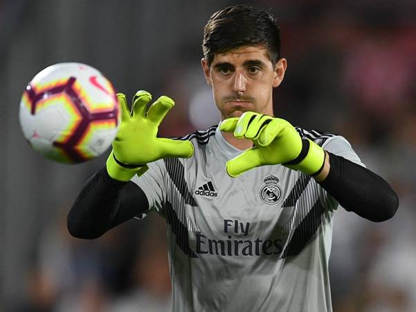Phong chơi bóng của thủ môn Courtois Phong chơi bóng của thủ môn Courtois