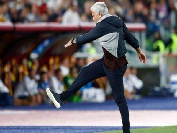 Bóng đá Quốc Tế chiều 25/10: Mourinho gây náo loạn Serie A