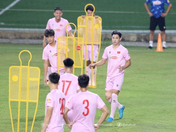 Tin BĐVN 9/10: Trụ cột ĐT Việt Nam gây tranh cãi